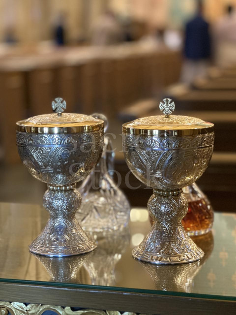 Chalice-Host-Close-Up